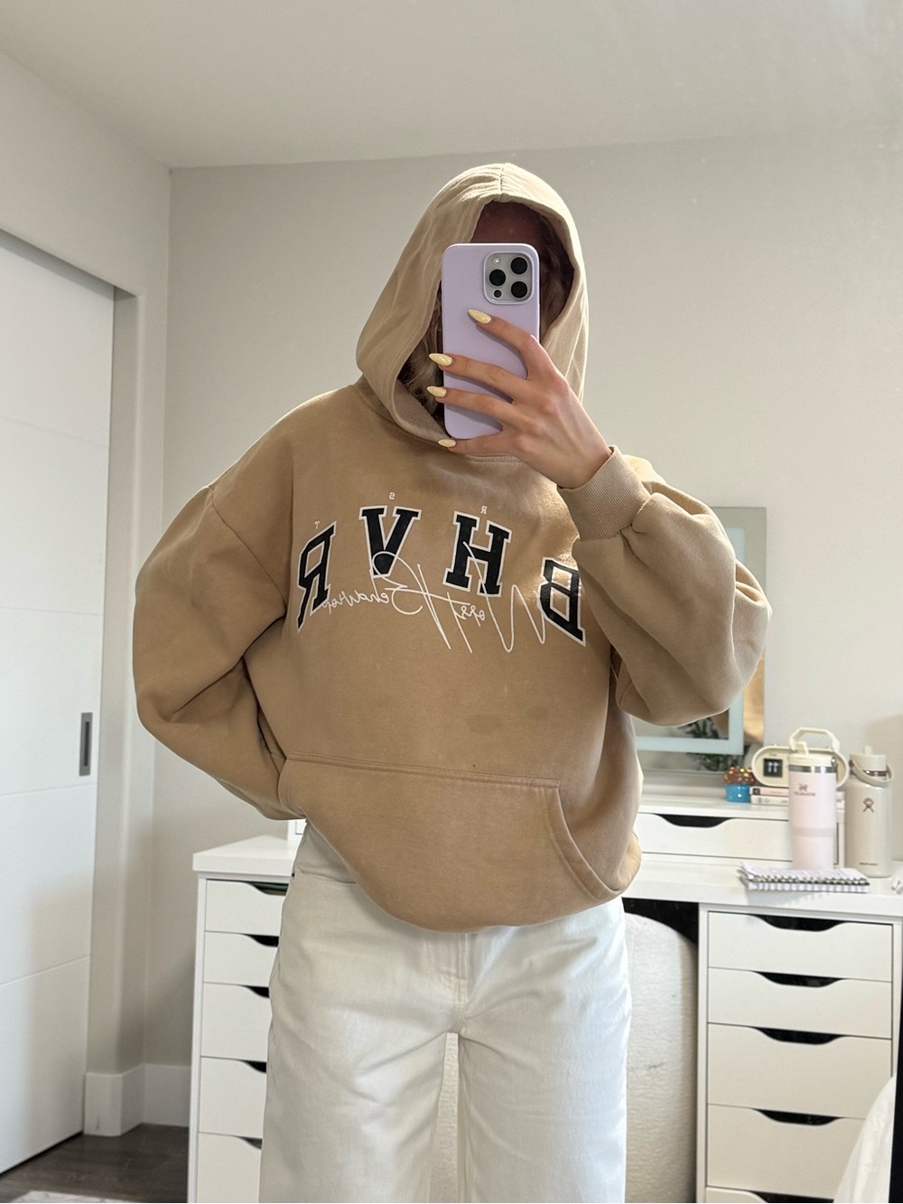 Beige Oversized Graphic Hoodie Fleece Lined Cozy Streetwear Women’s Size M